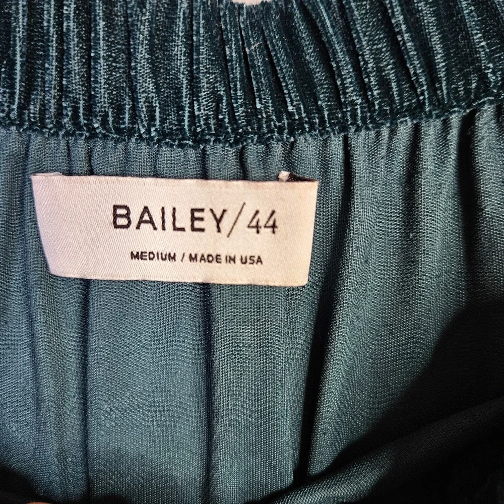 Bailey 44 Women Off Shoulder Blouse Size M Metallic Dark Green Velvet Top